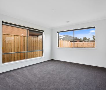 61 Goshawk Drive, Pakenham VIC 3810 - House For Rent | Domain - Photo 3