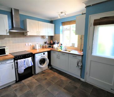 3 bedroom terraced house to rent - Photo 2