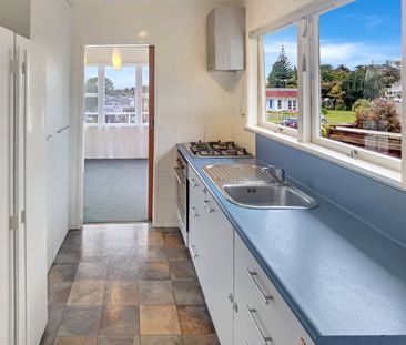 Totara Vale - 3 Bedroom House - Photo 3