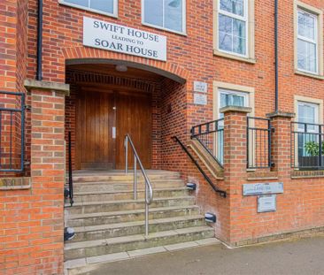 1 bed Flat To Let - Photo 5