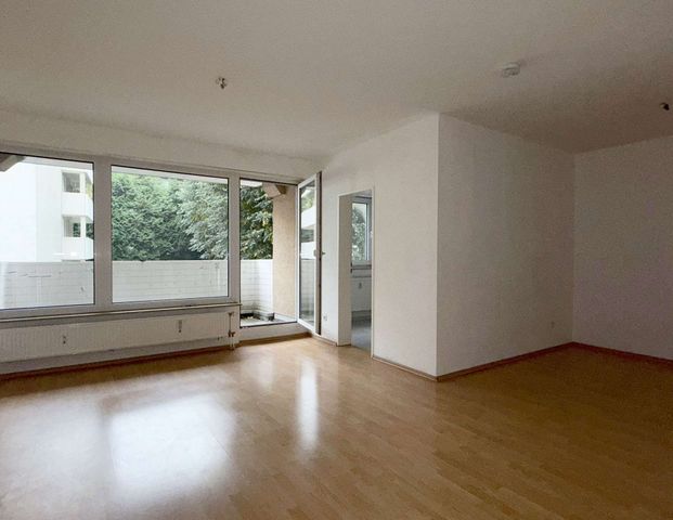 WBS ERFORDERLICH! SCHÖNE 3-ZIMMERWOHNUNG MIT BALKON IM 1.OG IN BARMEN - Photo 1