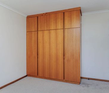 Two bedroom unit with ducted air conditioning - Photo 3