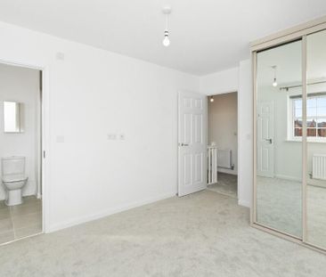 3 bedroom detached house to rent - Photo 3