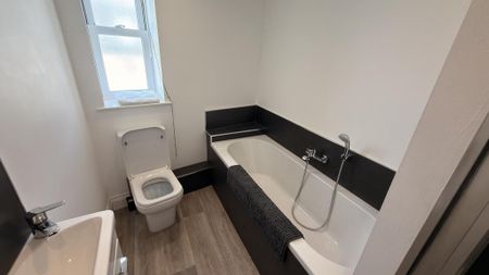 2 bedroom terraced house to rent - Photo 5