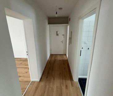 **Gemütlich und frisch RENOVIERT**4-Zimmerwohnung mit Balkon** - Photo 3