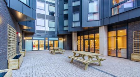 1 bedroom in a flat share to rent - Photo 5