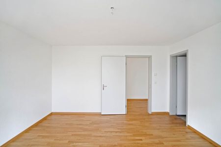 Nähe Stadtzentrum - Komfortabel wohnen in gepflegtem Mehrfamilienhaus - Photo 2