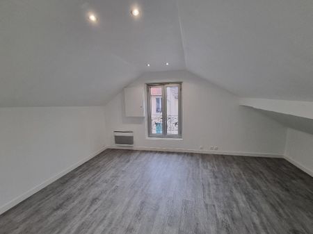 A LOUER STUDIO 25m² AU SOL/ 13.27 m² LOI BOUTIN NANTERRE REFAIT NEUF - Photo 2
