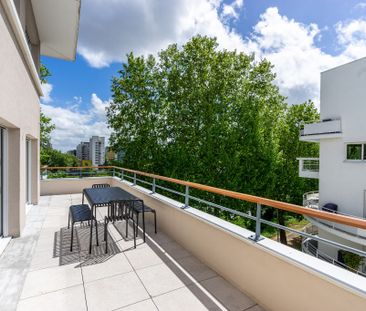 Superbe appartement meublé en duplex avec vue sur Loire - Photo 1