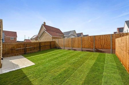 A newly built three-bedroom eco home - Photo 2