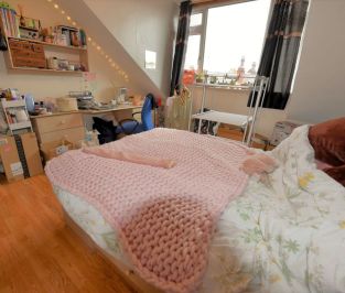 5 bedroom House in Harold Grove, Leeds - Photo 6
