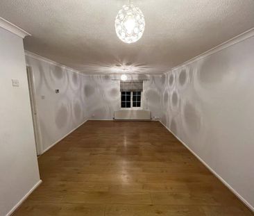 3 bedroom end of terrace house to rent - Photo 5