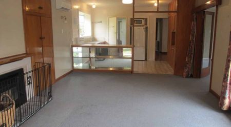 4 Bedrooms House in Amazing Location - Riccarton - Photo 3