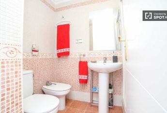 valencia, Valencian Community 46011