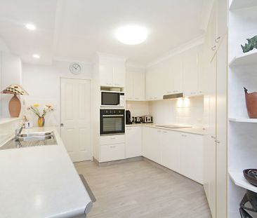 GROUND FLOOR RIVER SIDE APARTMENT - Photo 2