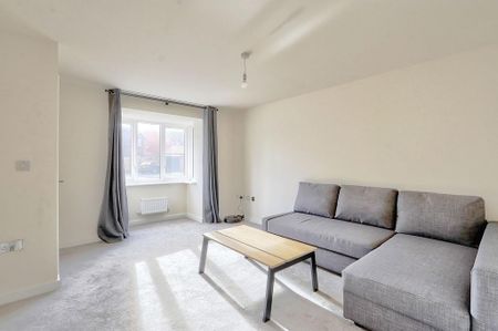 1 bedroom in a house share to rent - Photo 2