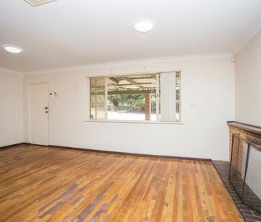 Spacious Family Home on a Massive 1,119m² Block - Photo 3