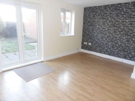 4 bed town house to rent in NE27 - Photo 2