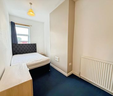 4 bedroom terraced house to rent - Photo 5