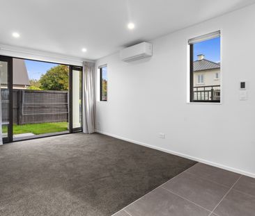 Stylish Riccarton Townhouse in Prime Location with Parking - Photo 6