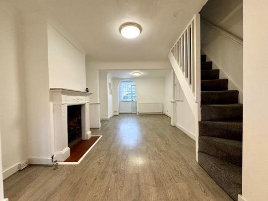 2 bedroom terraced house to rent - Photo 1