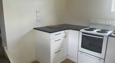 Downstairs Flat - Photo 2