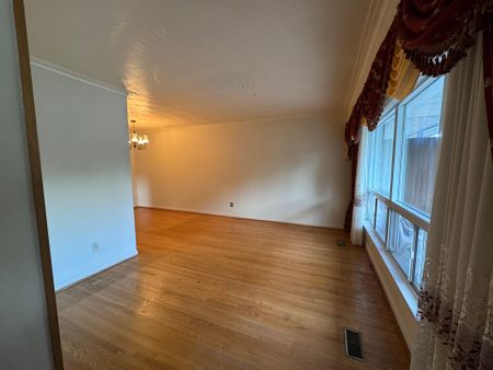 For Lease - 70 Marbury Crescent, Toronto, Ontario - Photo 2