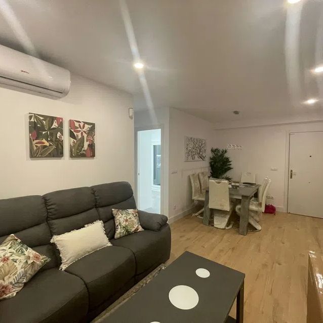 Alquiler de piso en Avenida San Sebastián - Photo 1