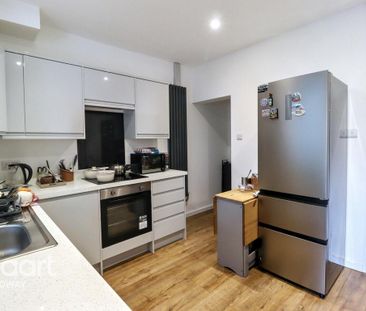 1 bedroom in a house share to rent - Photo 3