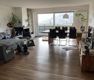 helle 4.5 Zimmerwohnung mit Balkon in Jenins - Photo 1