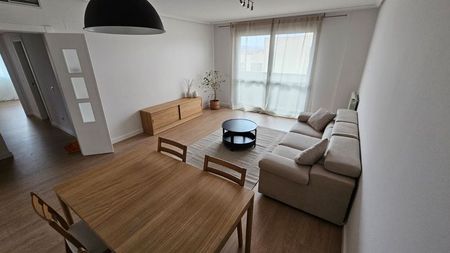 Alquiler de piso en Calle Marqués de Larios, 40 - Photo 4