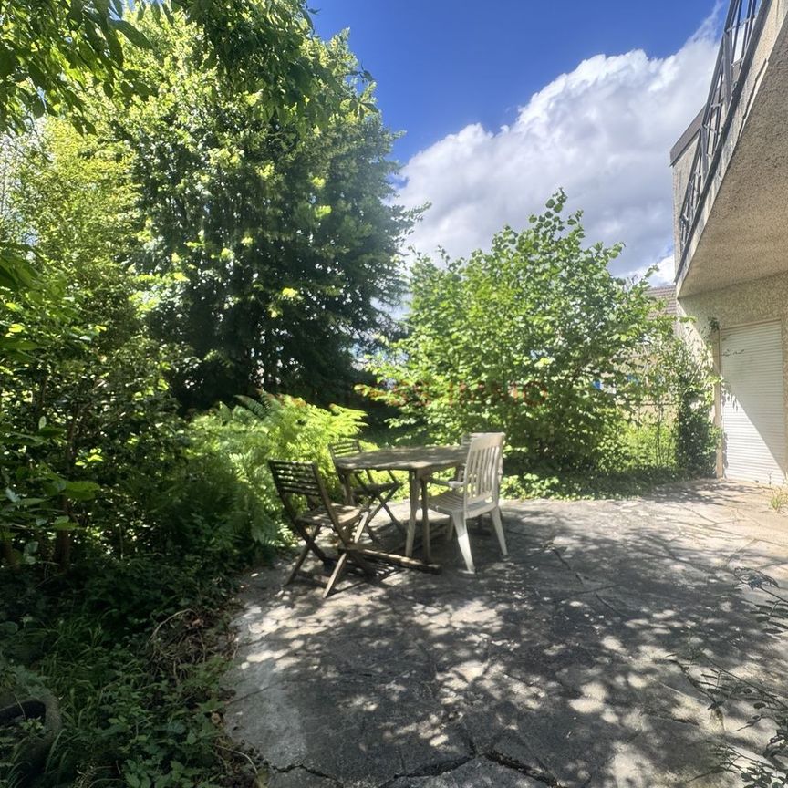 Location Maison 6 pièces 179m² CHENNEVIERES SUR MARNE 94430 - Photo 1