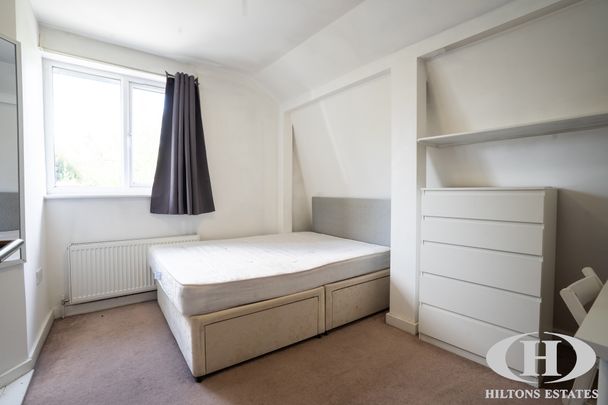 Bridge Way, Twickenham - Photo 1