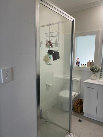 Location! Location! Family Home. - Photo 5