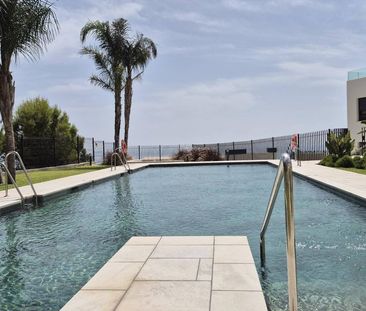3 bedroom luxury penthouse for rent in Benalmádena, Andalusia - Photo 1