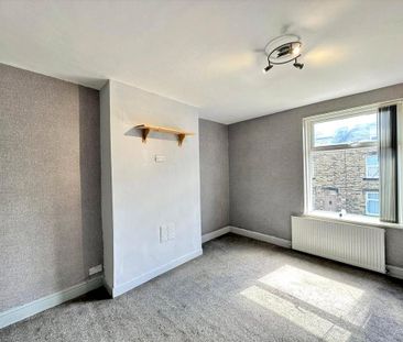 2 bedroom end of terrace house to rent - Photo 5