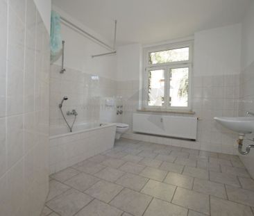 Große 3-Raum-Wohnung mit Altbaucharme - Photo 1