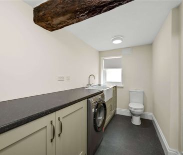 A charming and beautifully refurbished detached farmhouse set withi... - Photo 2