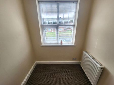 3 bedroom semi-detached house to rent - Photo 4
