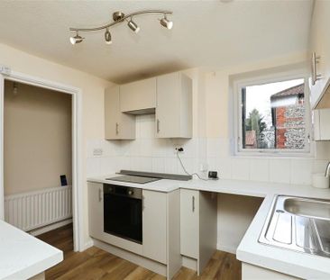 2 bedroom flat to rent - Photo 3