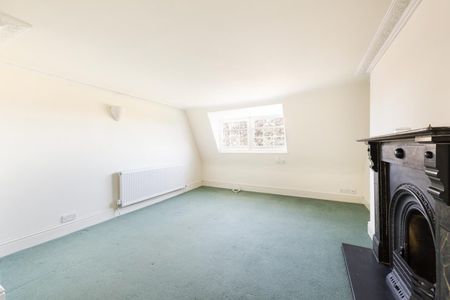 2 Bed Flat - Photo 5