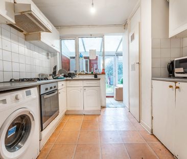 Room in a Shared House, Dee St, E14 - Photo 6
