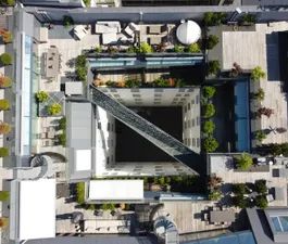 Luxuriöse DG Wohnung mit kleiner Terrasse - Photo 3