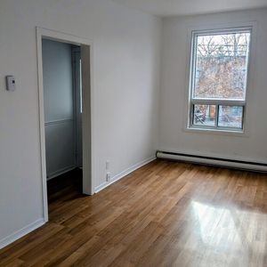 Logement Rénové 3 1/2 - Personne Seule - Photo 3