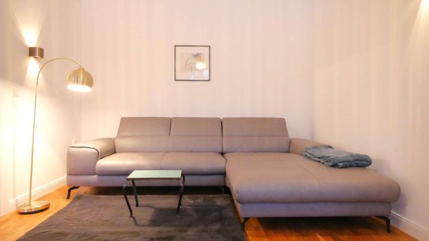 Toplage in der Südstadt – Hochwertige möblierte 3-Zimmer-Wohnung mit 2 Balkonen - Photo 1