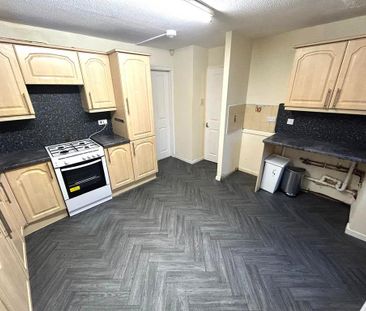 4 bedroom detached house to rent - Photo 6