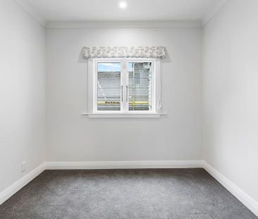 Fully renovated 2 bed, 2 living on Tinakori Road - Photo 1