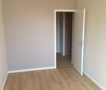 Location Appartement 4 pièces 77m² LYON 7ème - Photo 4