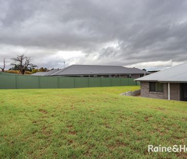 Two Bedroom Unit- Available -20.11.2025 - Photo 4