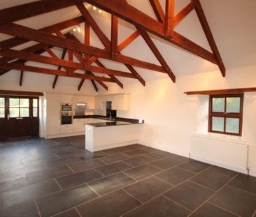 2 bedroom barn conversion to rent - Photo 1